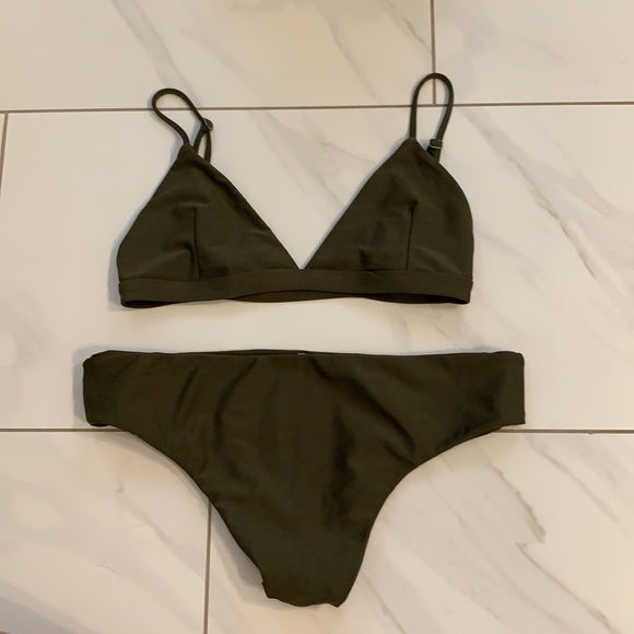 Storm swim - Picture 2 of 3